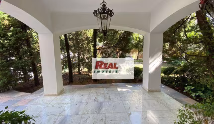 Linda residência - 910m² área construída - Área Central - Araçatuba-SP