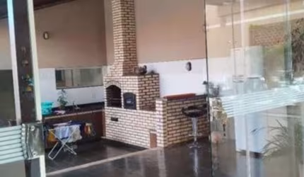 A&M IMÓVEIS VENDE EXCELENTE CASA SOBRADINHO