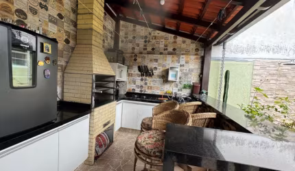 A&M IMÓVEIS VENDE EXCELENTE CASA NA DF 425