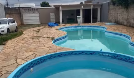 A&M IMOVEIS VENDE EXELENTE CASA EM CONDOMINIO FECHADO COM LASER COMPLETO