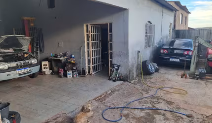 A&M IMOVEIS VENDE OTIMA CASA NO CONDOMINIO VALE DO SOL