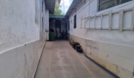 A&M IMOVEIS VENDE 03 CASAS  NO MESMO LOTE