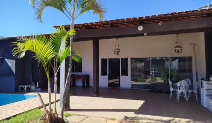 A&M IMOVEIS VENDE OTIMA CASA SETOR MANSOES COM PISCINA