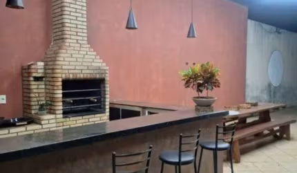 A&M IMOVEIS VENDE EXELENTE CASA EM CONDOMINIO FECHADO COM LASER COMPLETO