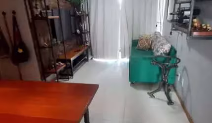 Apartamento à Venda em ES - 2 Quartos, 1 Suíte, 2 Banheiros e 1 Vaga