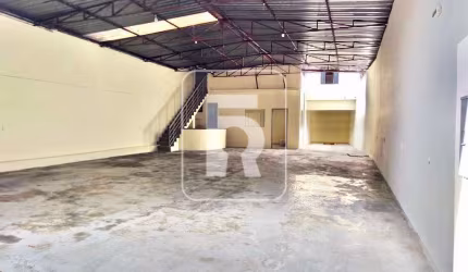 Galpão à venda, 270 m² por R$ 700.000,00 - Museu - Conselheiro Lafaiete/MG