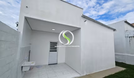 VENDO UMA LINDA CASA.