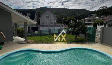 Casa com 3 dormitórios à venda, 211 m² por R$ 2.199.900 - Barra - Balneário Camboriú/SC