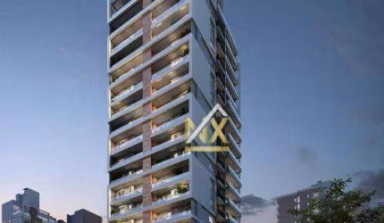 Seu Refúgio na Praia Brava – Vista para o mar e Lazer com Rooftop!
