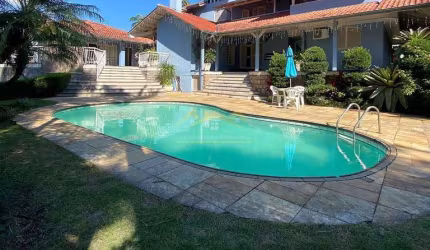 Linda Mansão em Canoas de 680 m²