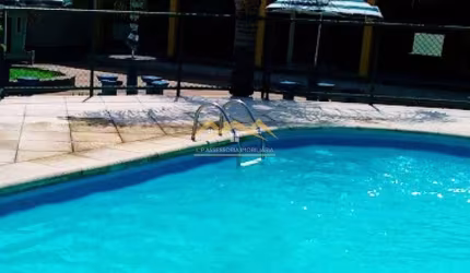 APTO BEM LOCALIZADO COM SACADA E PISCINA
