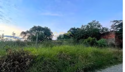 Terreno 10x30 na rua Uruguai