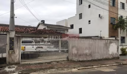 Casa à venda no bairro Nações - Balneário Camboriú/SC