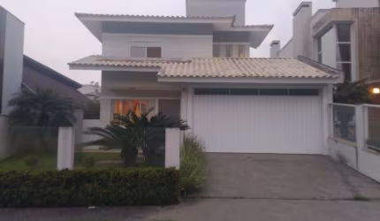 Excelente casa na Pedra branca