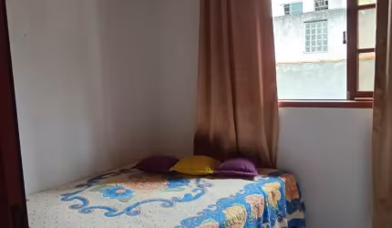 Casa com 03 Kitinets