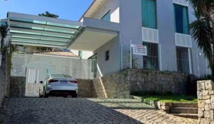 Casa com 6 dormitórios para alugar, 350 m² por R$ 9.973,00/mês - Imboassica - Macaé/RJ