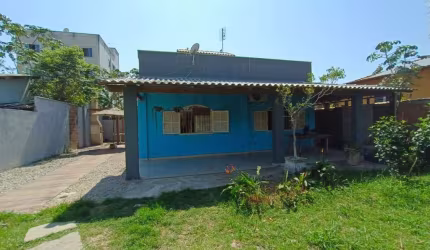Casa com 2 dormitórios à venda, 55 m² por R$ 270.000,00 - Extensão Serramar - Rio das Ostras/RJ