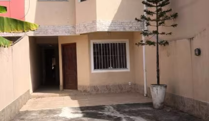 Casa com 3 dormitórios à venda, 110 m² por R$ 580.000,00 - Costazul - Rio das Ostras/RJ