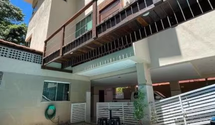 Casa com 3 dormitórios à venda, 180 m² por R$ 990.000,00 - Granja dos Cavaleiros - Macaé/RJ