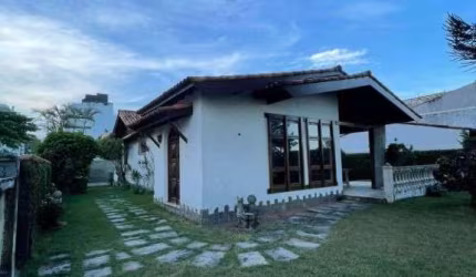 Casa à venda, 210 m² por R$ 3.200.000,00 - Cavaleiros - Macaé/RJ