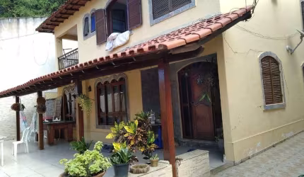 Casa com 3 dormitórios à venda, 144 m² por R$ 690.000,00 - Miramar - Macaé/RJ