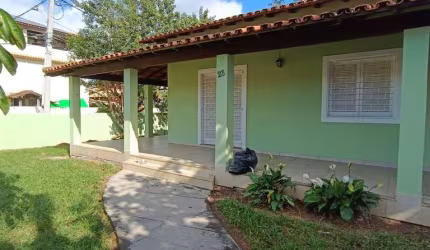 Casa a venda , com 147m2 de área construída, na Extensão do Bosque - Rio das Ostras/RJ