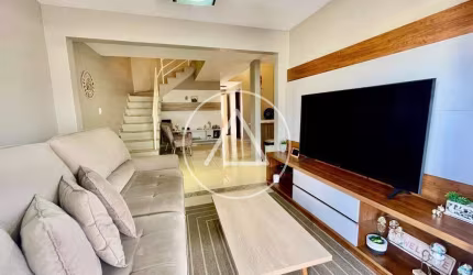 Casa Triplex com 4 Dormitórios em Rio das Ostras - Jardim Mariléa por R$ 580.000