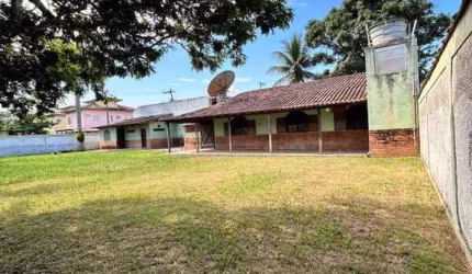 Atlântica Imóveis tem excelente casa com 4 dormitórios à venda, por R$ 650.000- Rio das OstrasRJ.