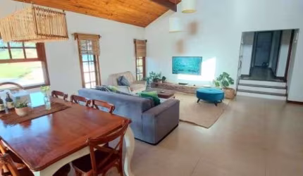 Casa com 5 dormitórios à venda, 266 m² por R$ 1.500.000,00 - Vale dos Cristais - Macaé/RJ