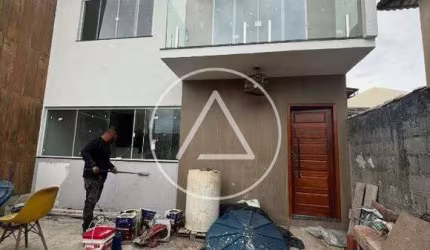 Atlântica imóveis tem excelente Duplex à venda, por R$ 395.000,00