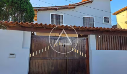 Atlântica Imóveis tem excelente casa com 3 dormitórios para locação, 140 m² por R$ 2.500,00 - Extensão do Bosque - Rio das Ostras/RJ