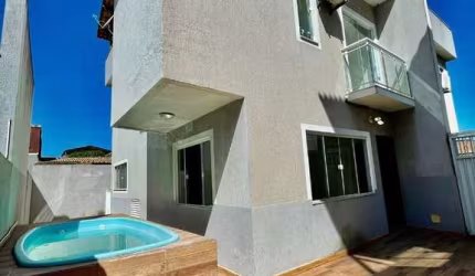Casa com 2 dormitórios, 120 m² - para venda R$ 430.000,00/mês - Village Rio das Ostras - Rio das Ostras/RJ
