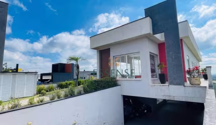 Casa de Alto Padrão à Venda de 550 m² no Condomínio Aruã Brisas II em Mogi das Cruzes/SP: 03 Suítes