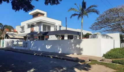 Casa com 3 quartos para alugar na Presidente João Goulart, 171, Jardim Atlântico, Florianópolis por R$ 15.000