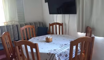 Apartamento com 2 quartos para alugar na Rua Jornalista Waldemar Luz, 51, Canasvieiras, Florianópolis por R$ 2.500