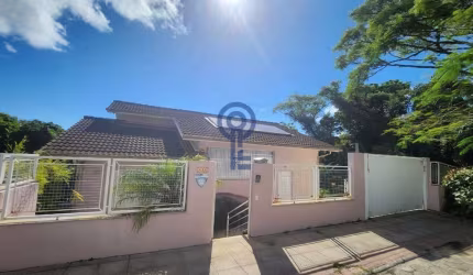 Casa com 3 quartos para alugar na Rua Cônego Serpa, 435, Santo Antônio de Lisboa, Florianópolis por R$ 9.900