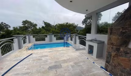 Casa com 3 quartos para alugar na Rua Dorvalina Machado Coelho, 360, João Paulo, Florianópolis por R$ 8.200