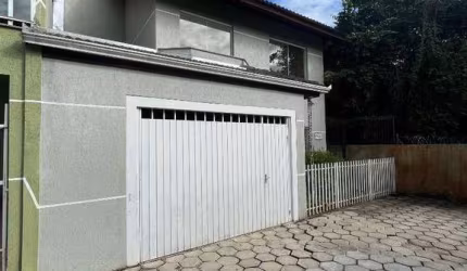 Sonho ao alcance! Sobrado no Ouro Verde por menos de R$ 400 mil