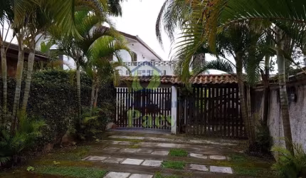 Casa com 3 quartos à venda no Centro, Guaratuba  por R$ 955.000
