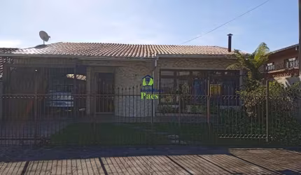 Casa com 4 quartos à venda no Barreirinha, Curitiba  por R$ 750.000