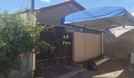 Casa com 2 quartos à venda no Sítio Cercado, Curitiba  por R$ 250.000