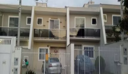 Casa com 3 quartos à venda no Alto Boqueirão, Curitiba  por R$ 398.000