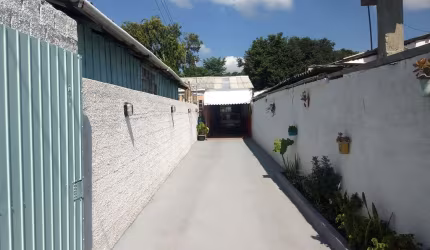 Casa com 2 quartos à venda no Atuba, Pinhais  por R$ 160.000