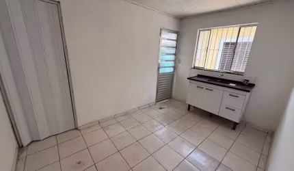 Aluga-se Casa 2 cômodos no Jd Aliança - Travessa da Av Alameda Yayá