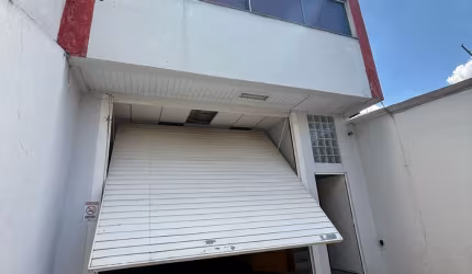 Aluga-se Galpão Comercial com Apartamento em cima no Jd Paraventi