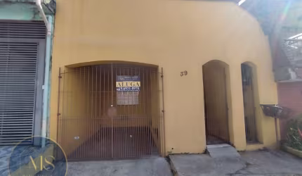 Aluga-se Casa 2 dormitórios no Jd. Flor da Montanha com vaga de Garagem - Próx ao Shopping Maia