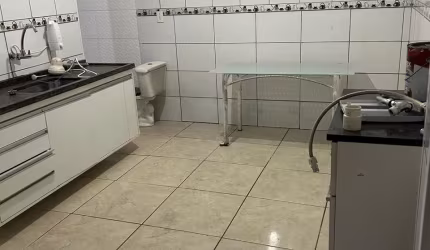 Aluga-se Casa 2 Dormitórios no Jd Adriana - Travessa Av. Brig. Faria Lima