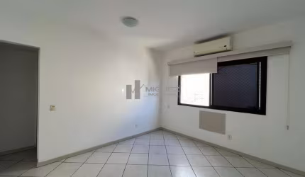 Apartamento a venda, Av. Maracanã, sala, 2 quartos, suíte e vaga com direito a laje