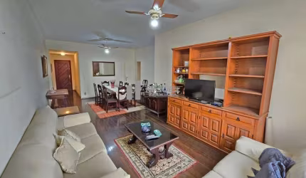 Apartamento com 140m² a Venda na Rua Dr Satamini, Tijuca, aproximadamente 300 metros do metrô Afonso Pena. Salão em 2 ambientes, 3 quartos sendo 1 suíte, copa/cozinha, dependências completa, 1 vaga de