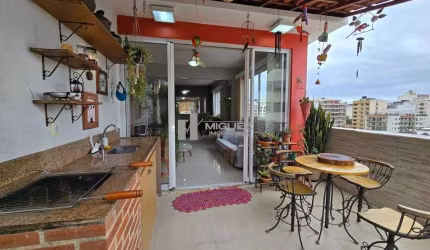 Cobertura linear toda modernizada a venda na Rua Conde de Bonfim, ao lado da estação do metrô Uruguai. Área externa com churrasqueira, salão em 2 ambientes, 4 quartos sendo 1 suíte, banheiro social, c